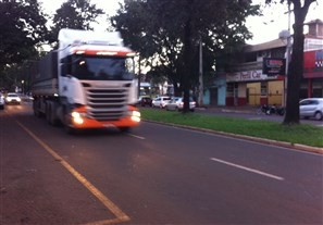 Restrição de caminhões pesados na Avenida Morangueira não irá prejudicar a maioria dos comerciantes